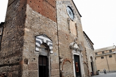 Cathedral di San Michele Arcangelo in the historical center of Albenga