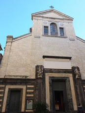 Kirche San Giovanni Battista in Chiavari mit wertvollen Gemälden von Piola, Fiasella und Schiaffino