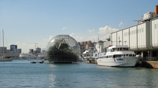 Die vom berühmten Architekten Renzo Piano gestaltete Biosphäre am Porto Antico in Genua