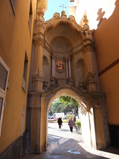 Das antike Stadttor Porta delle Saline von Rapallo in Ligurien