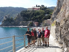 Wandergruppe in Monterosso al Mare in der Cinque Terre