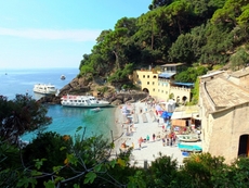 A beautiful hiking trail begins at the bay of San Fruttuoso