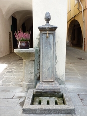 Trinkwasserbrunnen in Varese Ligure im Hinterland Liguriens